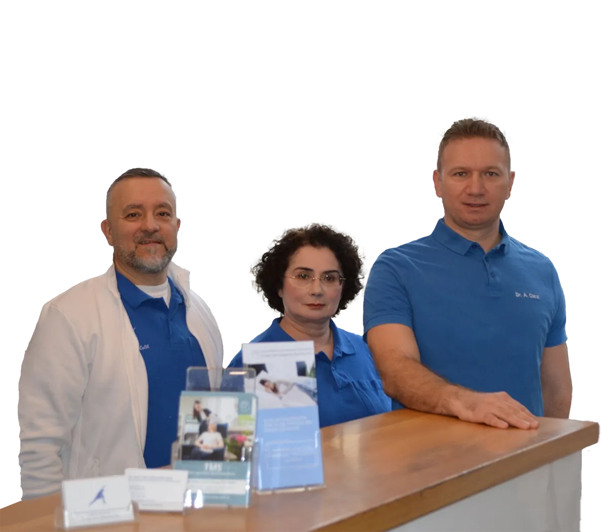 Porträt von Dr. Aleksandar Ćoćić in der Praxis